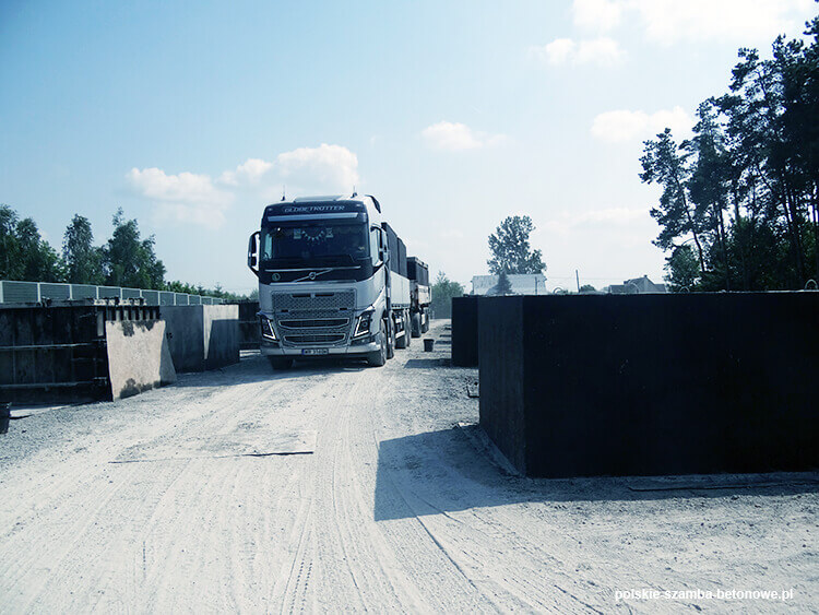 Transport szamb betonowych  w Borku Wielkopolskim
